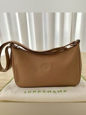 Longchamp Light Brown/Tan Pebbled Leather Shoulder Bag